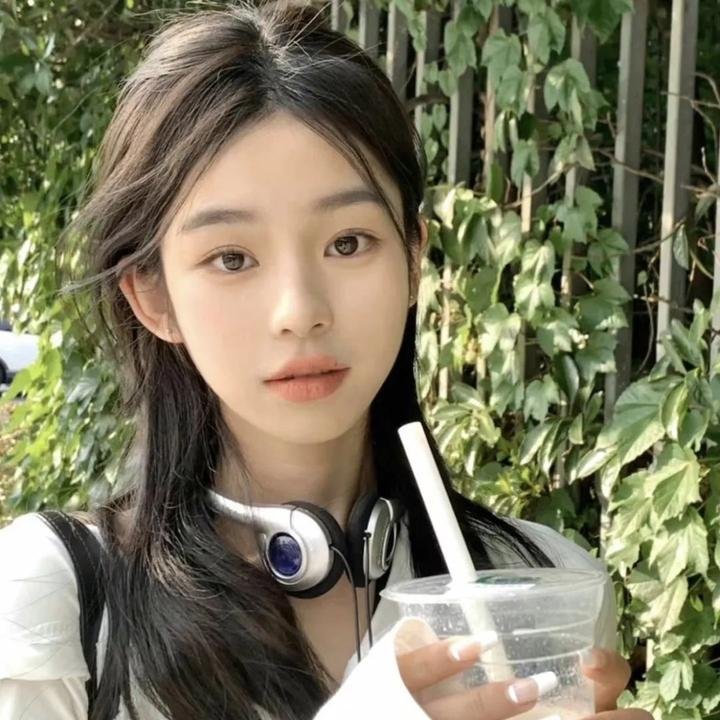 村主任和他的女友 在线播放